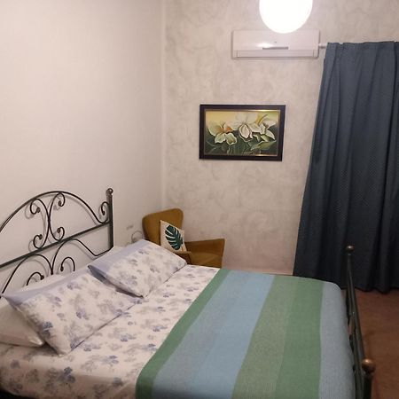 Nostra Casa Rooms ปาแลร์โม ภายนอก รูปภาพ