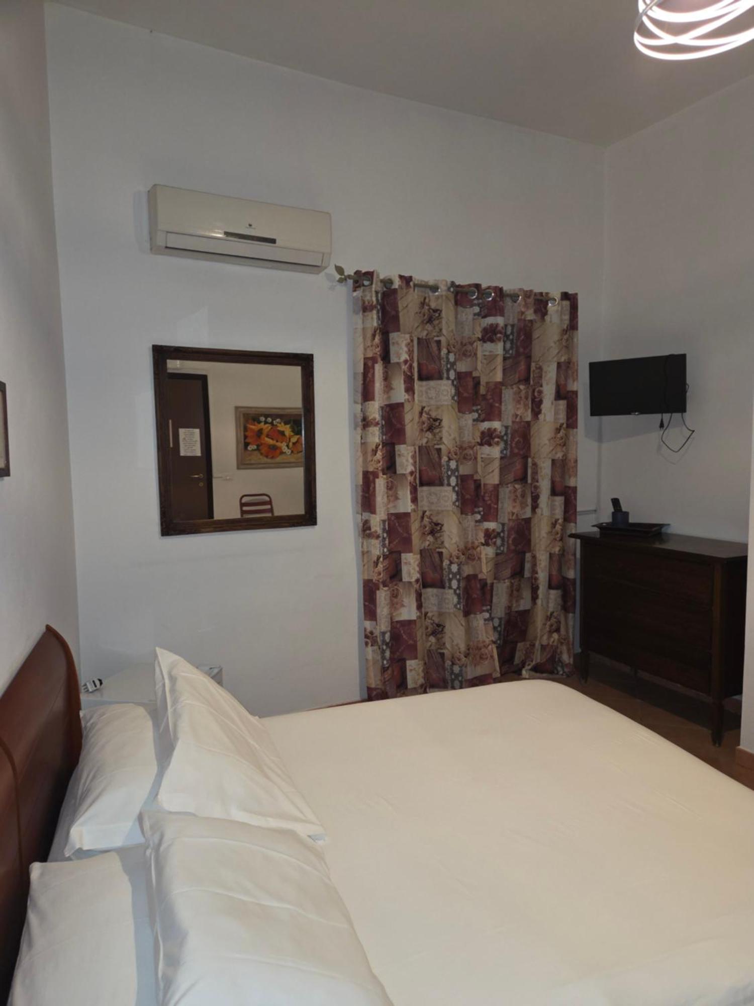 Nostra Casa Rooms ปาแลร์โม ภายนอก รูปภาพ