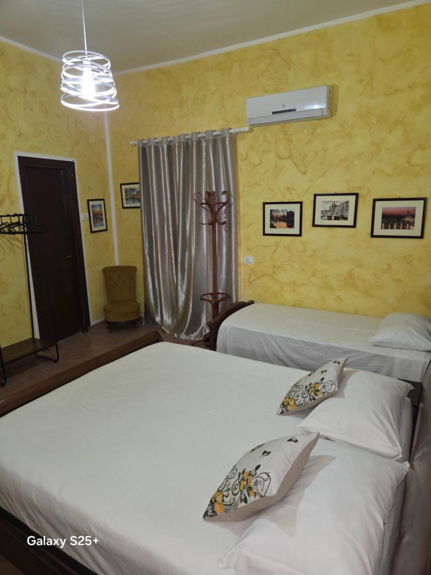 Nostra Casa Rooms ปาแลร์โม ภายนอก รูปภาพ